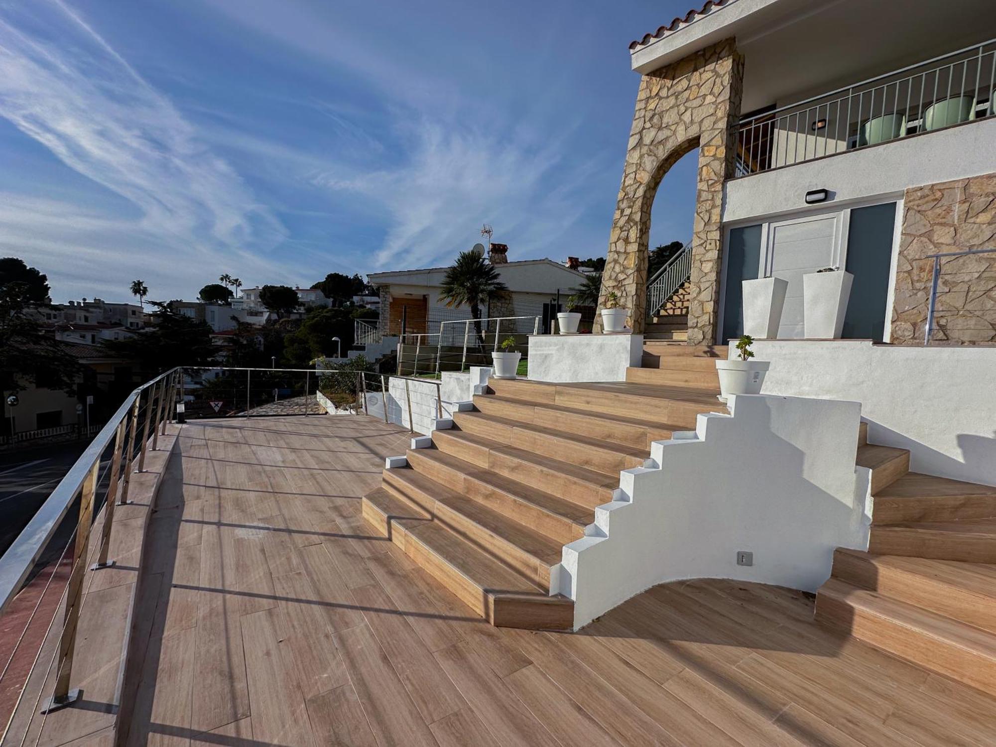 Luna Dreams Villa *